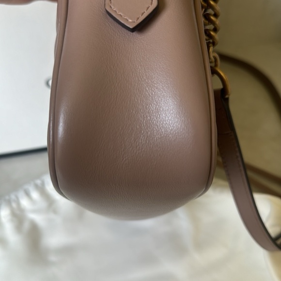 Gucci Small Marmont Mattelasse Camera Bag - Picture 8 of 14